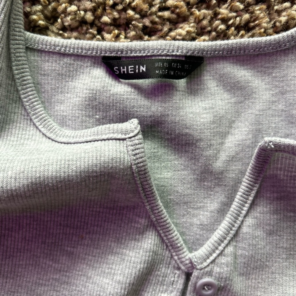 SHEIN Light Gray Ribbed Button-Up Top - Picture 2 of 5